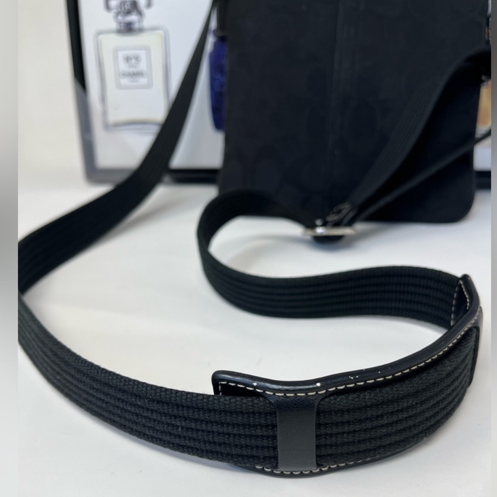Vintage 2005 Coach Signature Black and Gray Messenger Crossbody Bag EUC - Picture 4 of 5